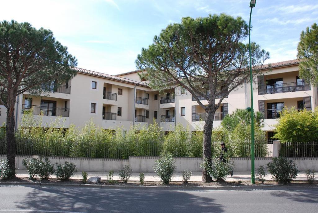3 Min A Pied Du Centre D'uzes Parking Piscine *